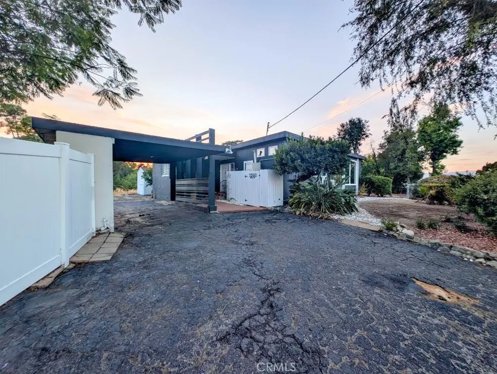 31390 Mesa Redlands, CA 92373