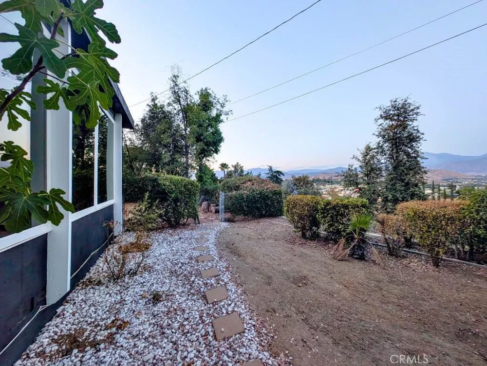 31390 Mesa Redlands, CA 92373
