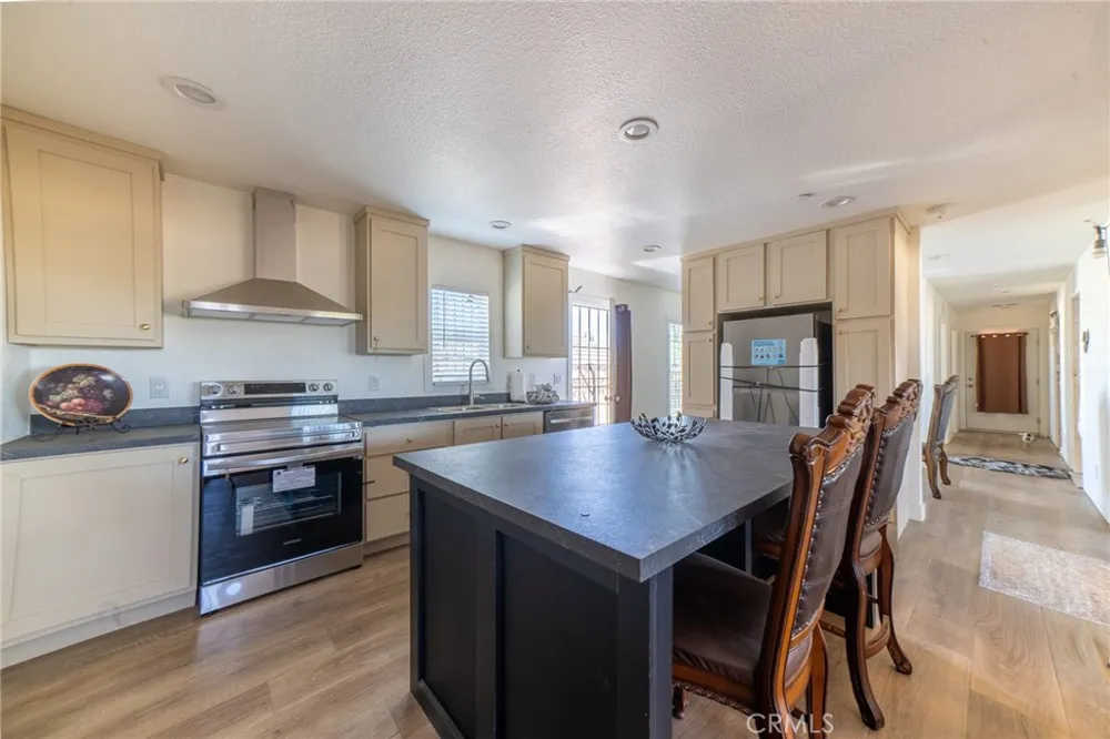 Jasmine Victorville, CA 92395