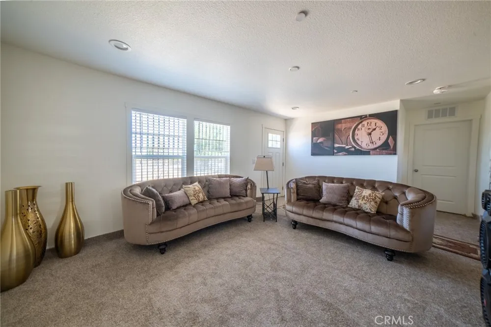 Jasmine Victorville, CA 92395