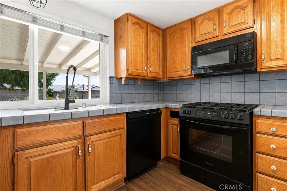 1472 Francis Upland, CA 91786