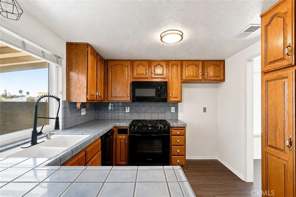 1472 Francis Upland, CA 91786