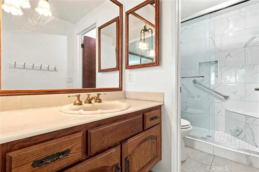 1472 Francis Upland, CA 91786