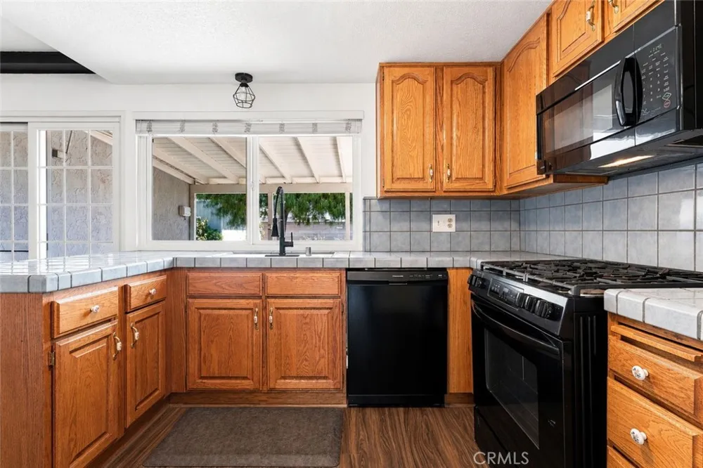 1472 Francis Upland, CA 91786
