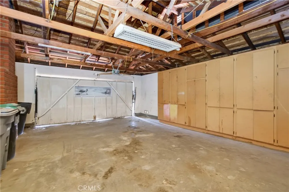 692 S Carmalita Hemet, CA 92543