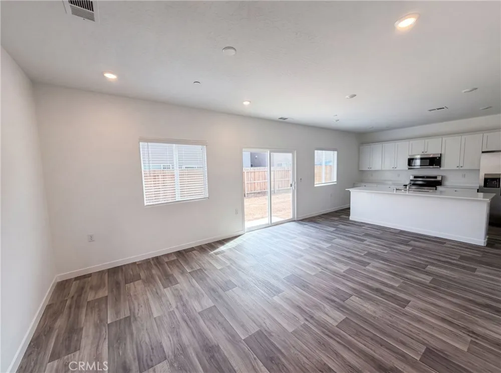 4472 Bellaire Clovis, CA 93619