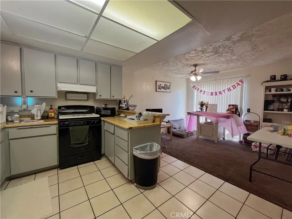 1077 S Santo Antonio Drive #4 Colton, CA 92324