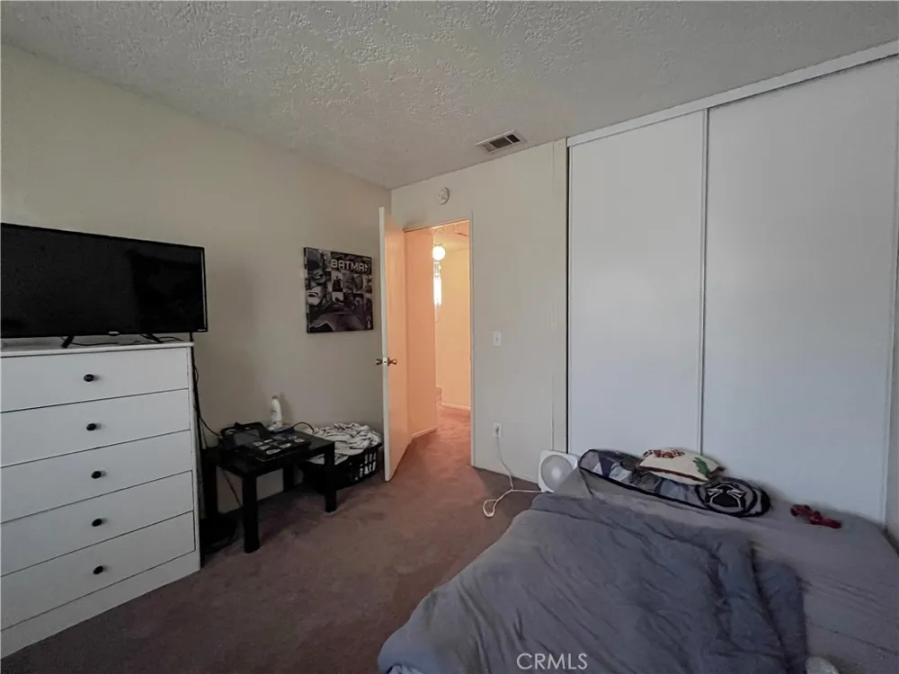 1077 S Santo Antonio Drive #4 Colton, CA 92324
