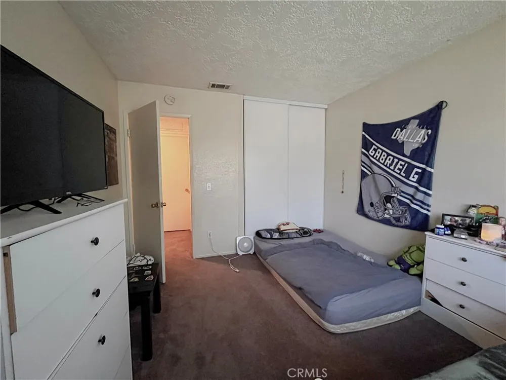1077 S Santo Antonio Drive #4 Colton, CA 92324