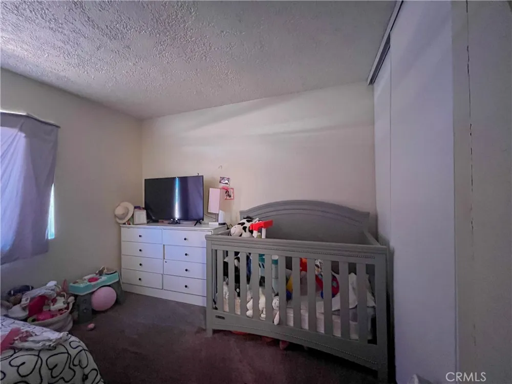 1077 S Santo Antonio Drive #4 Colton, CA 92324