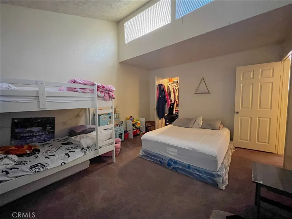 1077 S Santo Antonio Drive #4 Colton, CA 92324