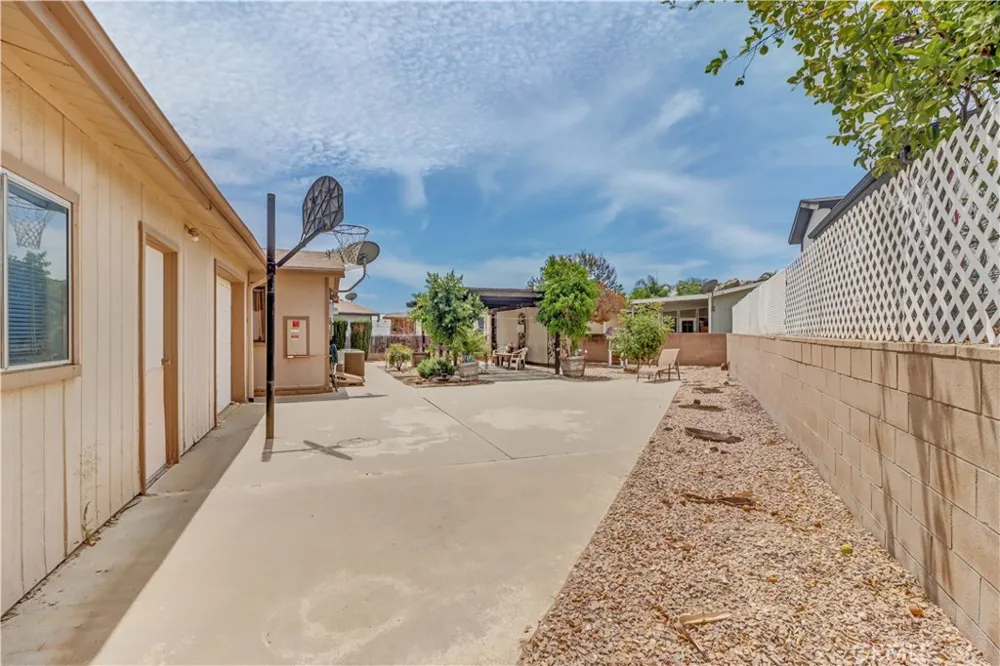 470 Quail Court Perris, CA 92570