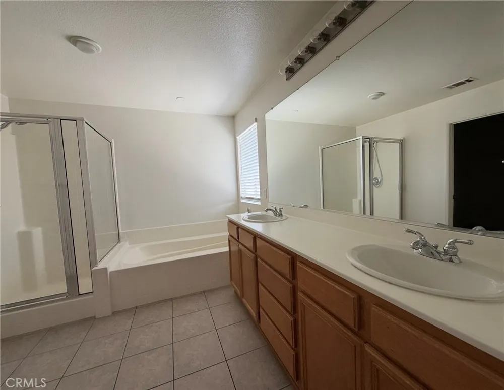 19656 Allenhurst Riverside, CA 92508