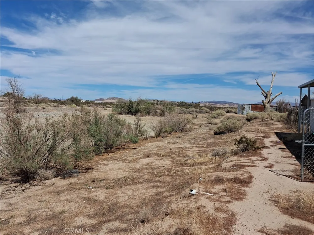 45922 Lani Kai Newberry Springs, CA 92365
