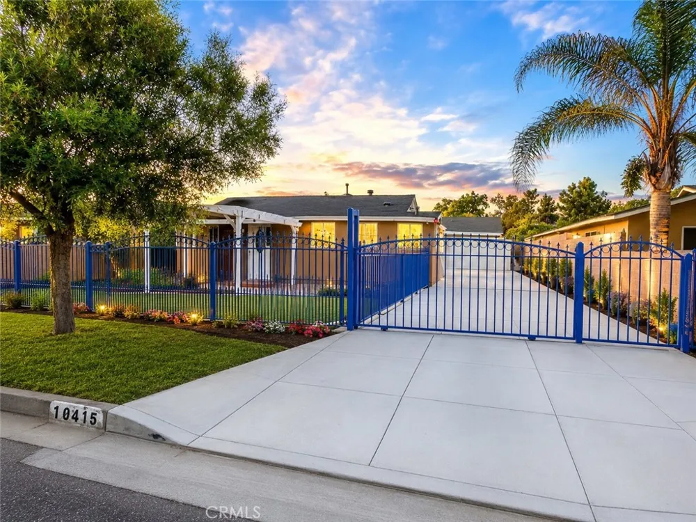 16845 E Newburgh Azusa, CA 91702