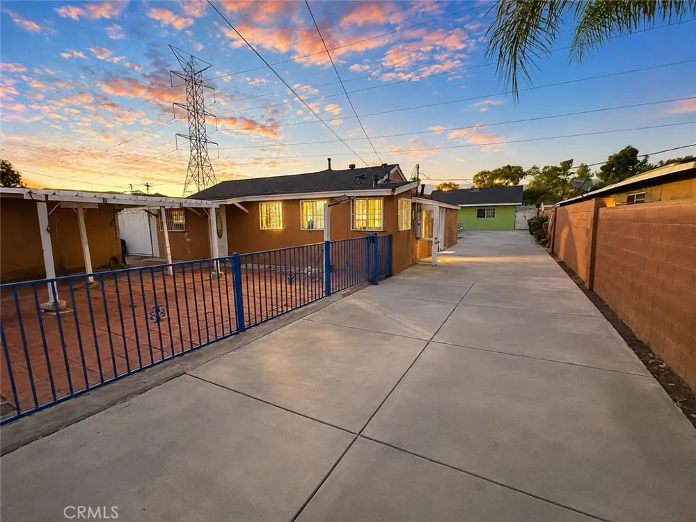 16845 E Newburgh Azusa, CA 91702