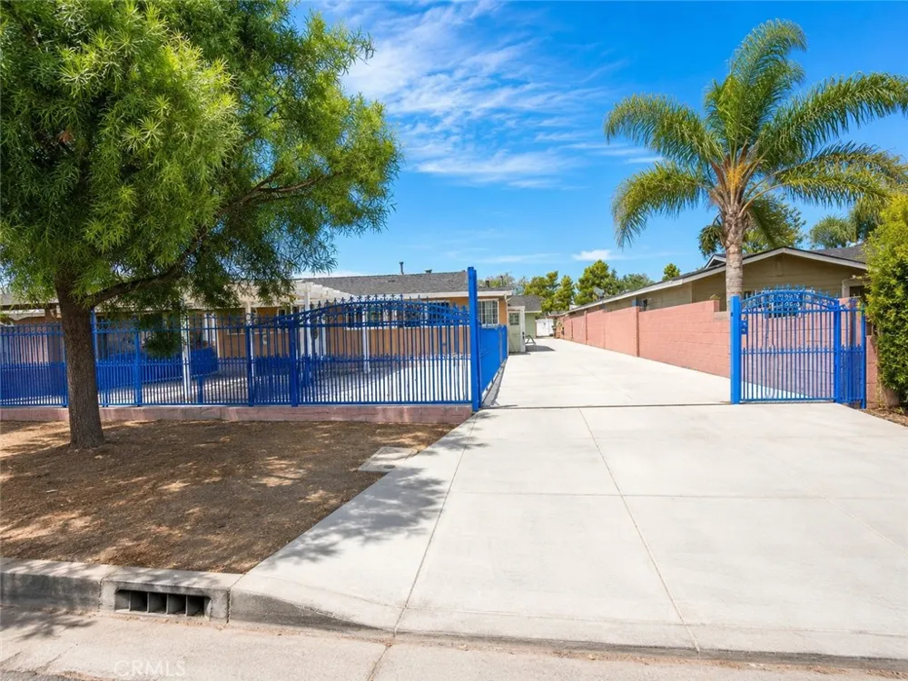 16845 E Newburgh Azusa, CA 91702
