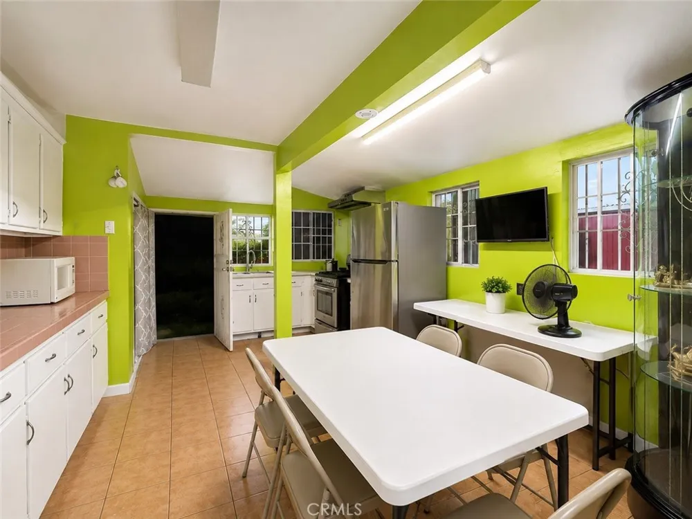 16845 E Newburgh Azusa, CA 91702