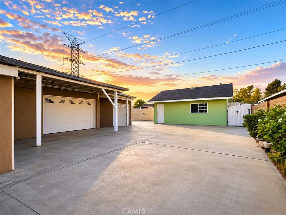 16845 E Newburgh Azusa, CA 91702