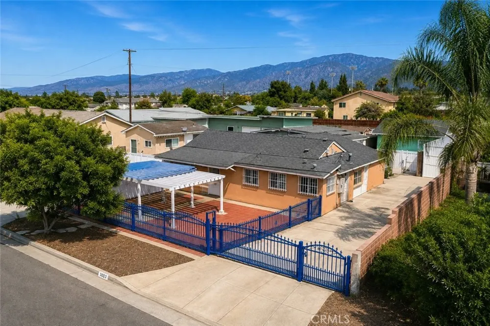 16845 E Newburgh Azusa, CA 91702