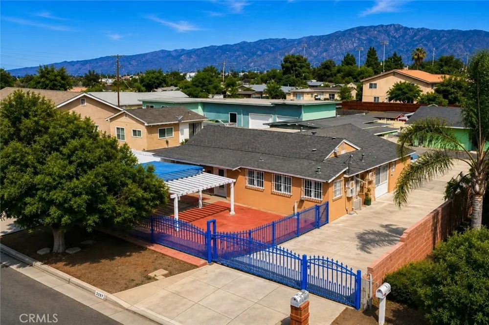 16845 E Newburgh Azusa, CA 91702