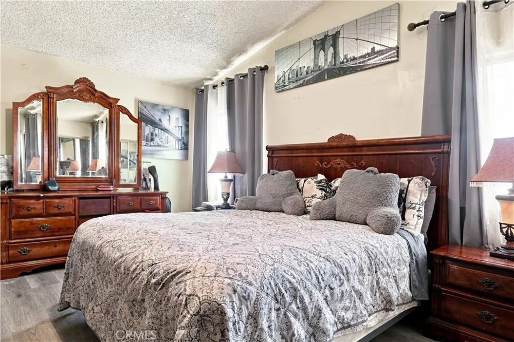 737 E Jackson Rialto, CA 92376