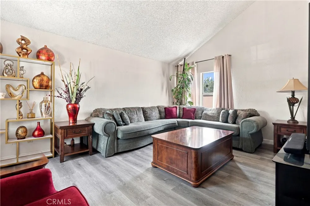 737 E Jackson Rialto, CA 92376