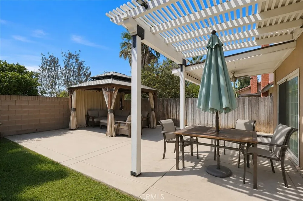 737 E Jackson Rialto, CA 92376