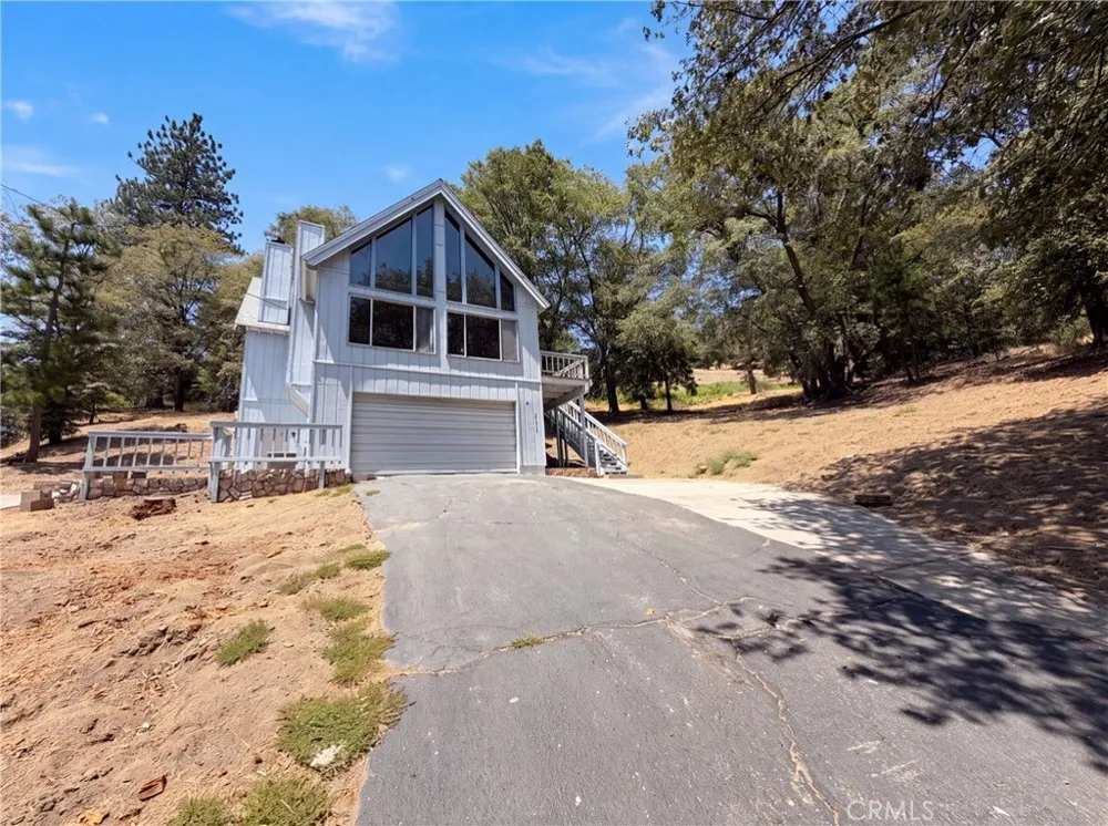 22360 Briarwood Crestline, CA 92325