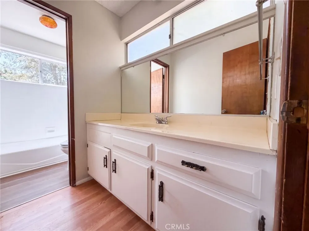 22360 Briarwood Crestline, CA 92325