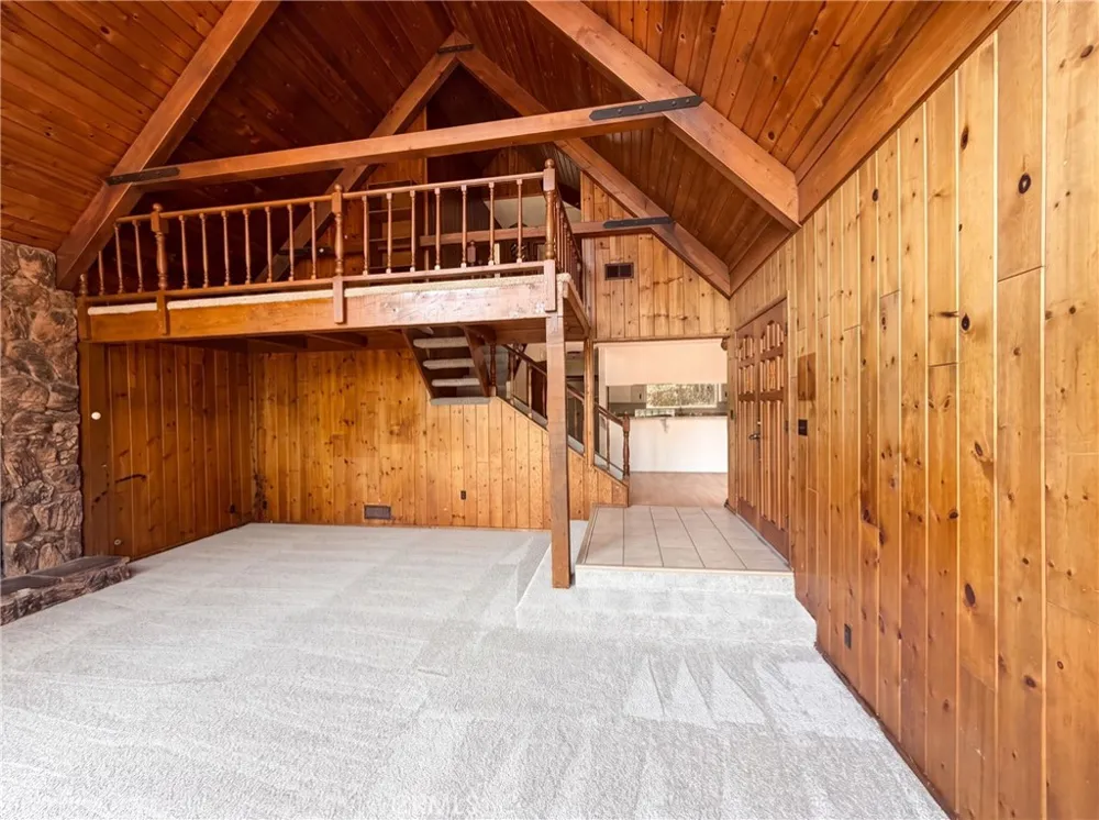 22360 Briarwood Crestline, CA 92325