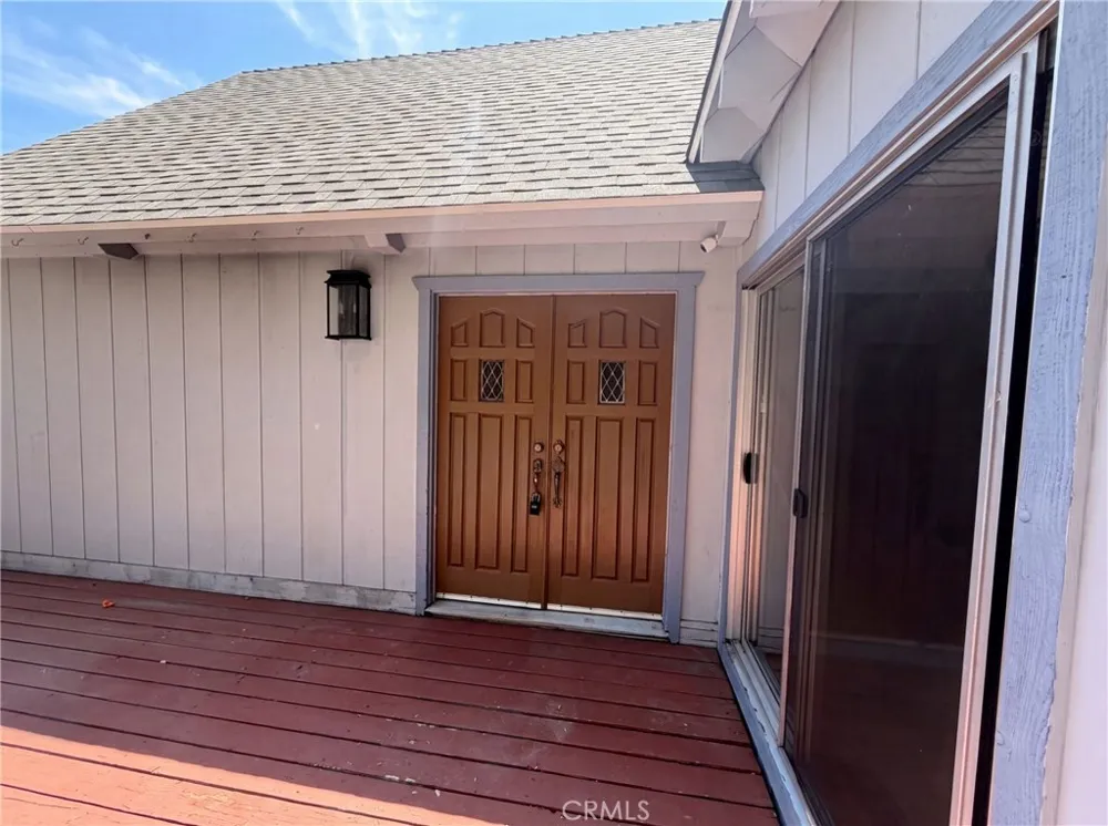22360 Briarwood Crestline, CA 92325