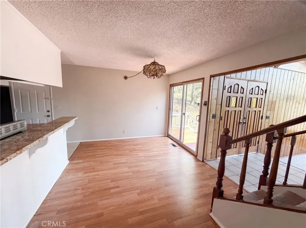 22360 Briarwood Crestline, CA 92325