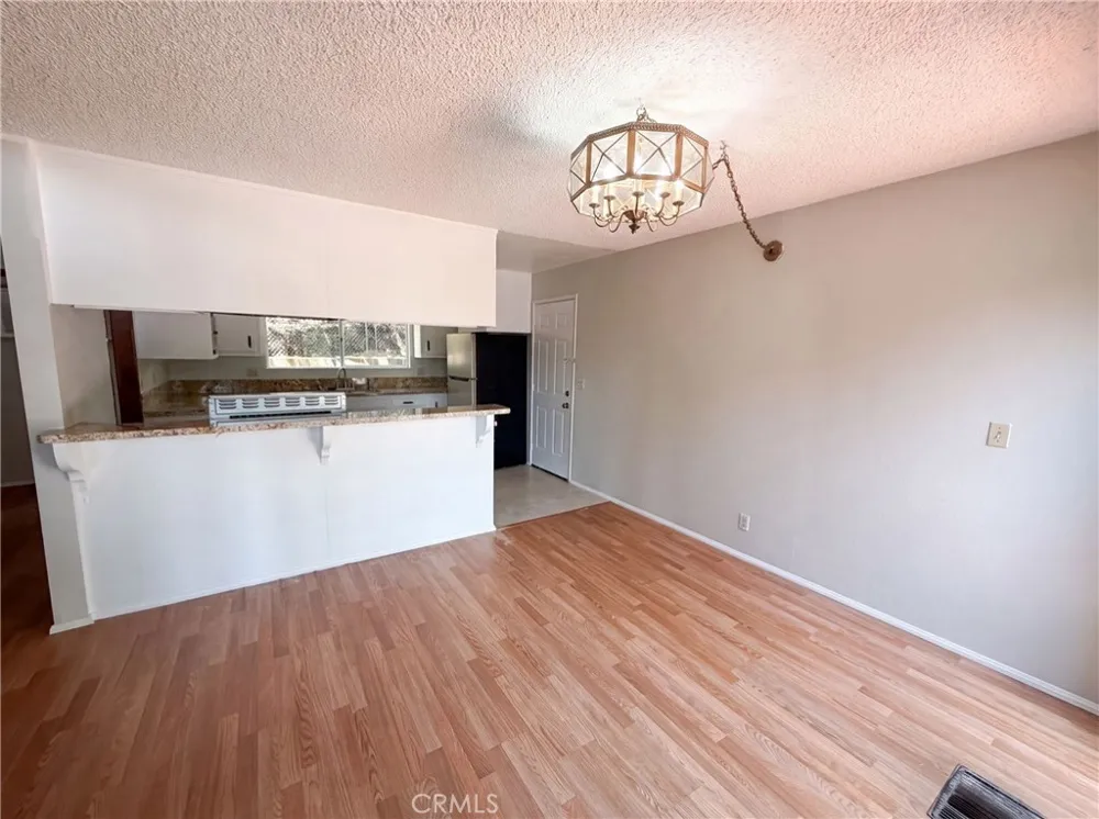 22360 Briarwood Crestline, CA 92325