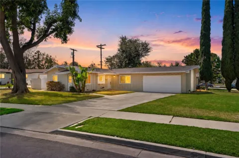 4432 BEVERLY COURT