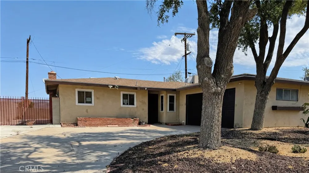 851 Linda Barstow, CA 92311