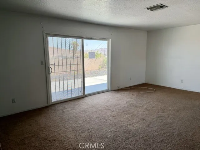 851 Linda Barstow, CA 92311