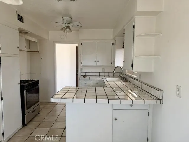 851 Linda Barstow, CA 92311