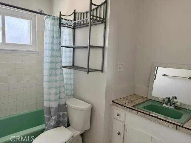 851 Linda Barstow, CA 92311