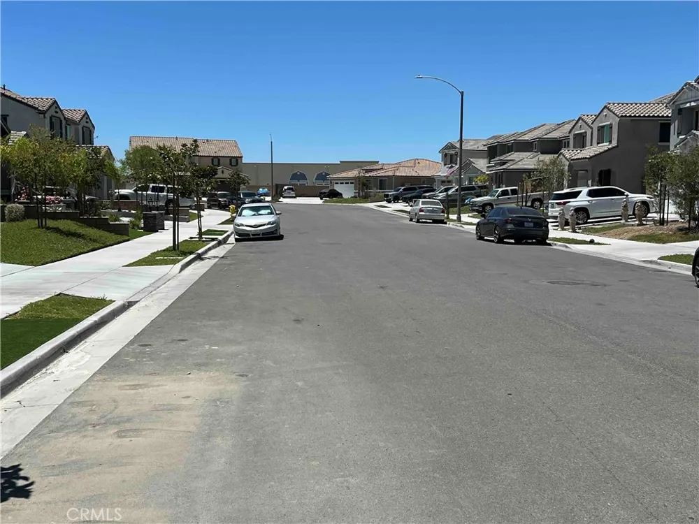 728 Royal County Court Perris, CA 92571