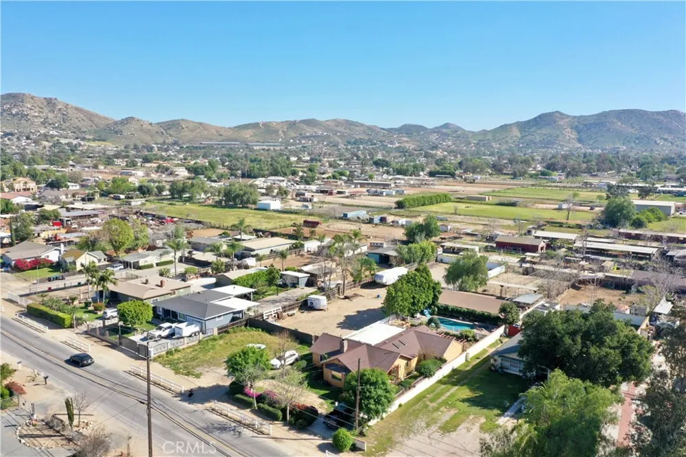 642 7th Norco, CA 92860