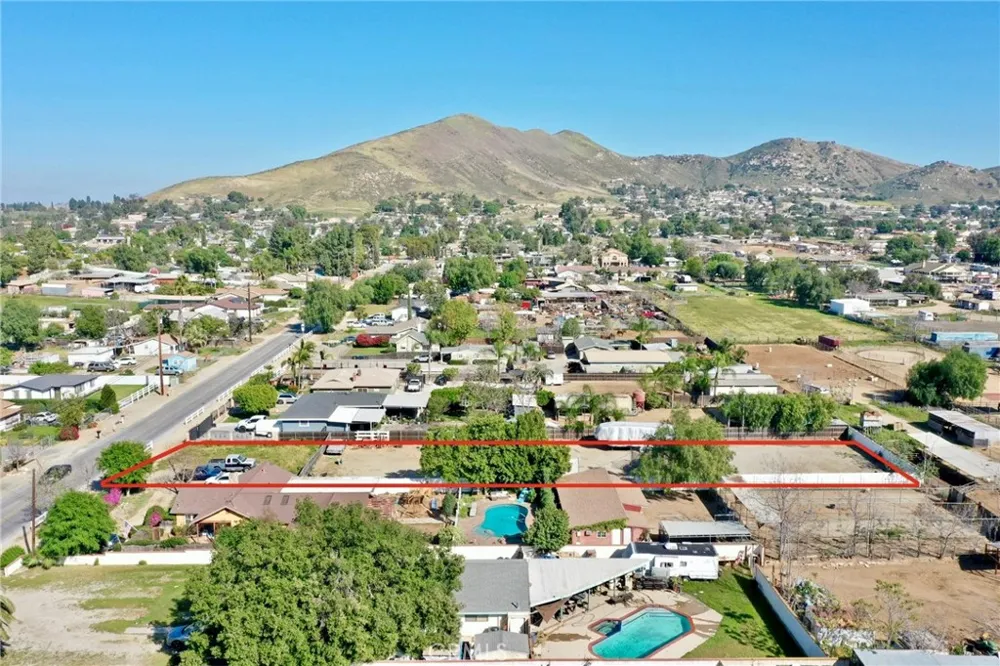 642 7th Norco, CA 92860