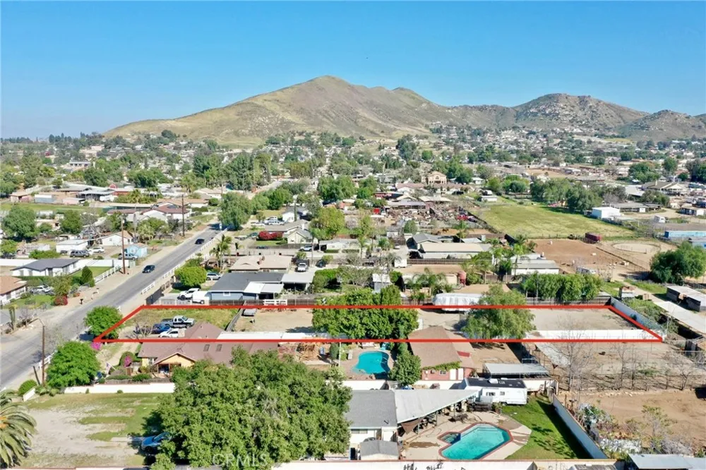 642 7th Norco, CA 92860