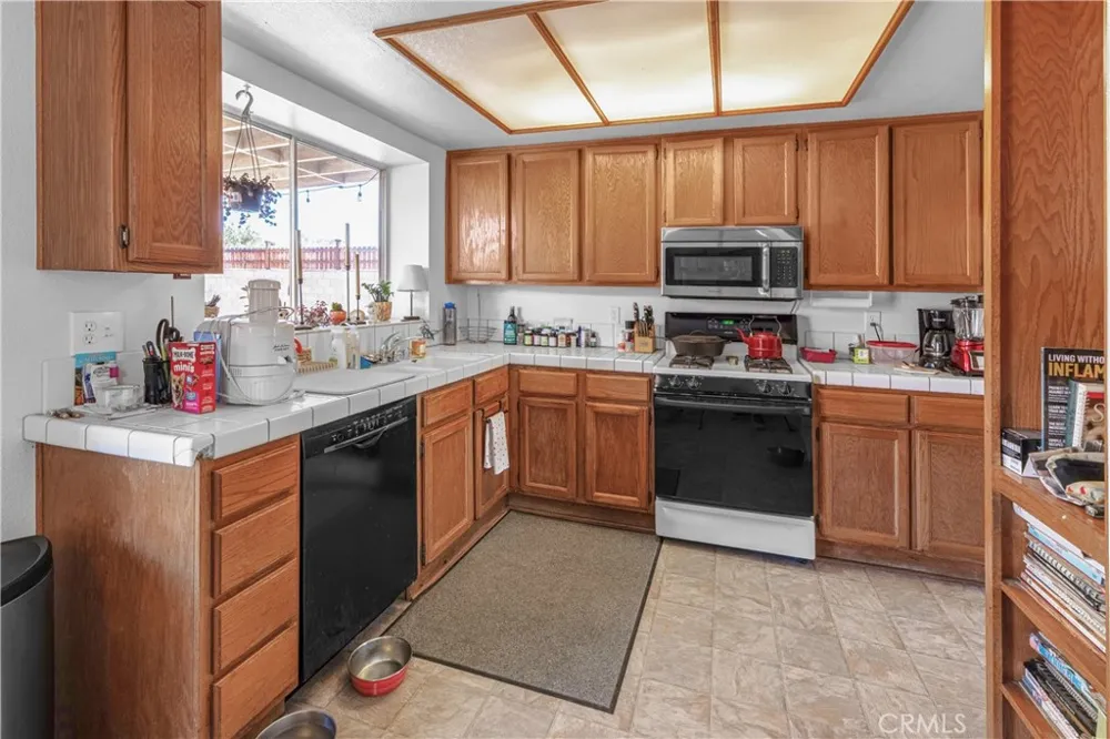 3135 Dearborn Avenue Palmdale, CA 93551