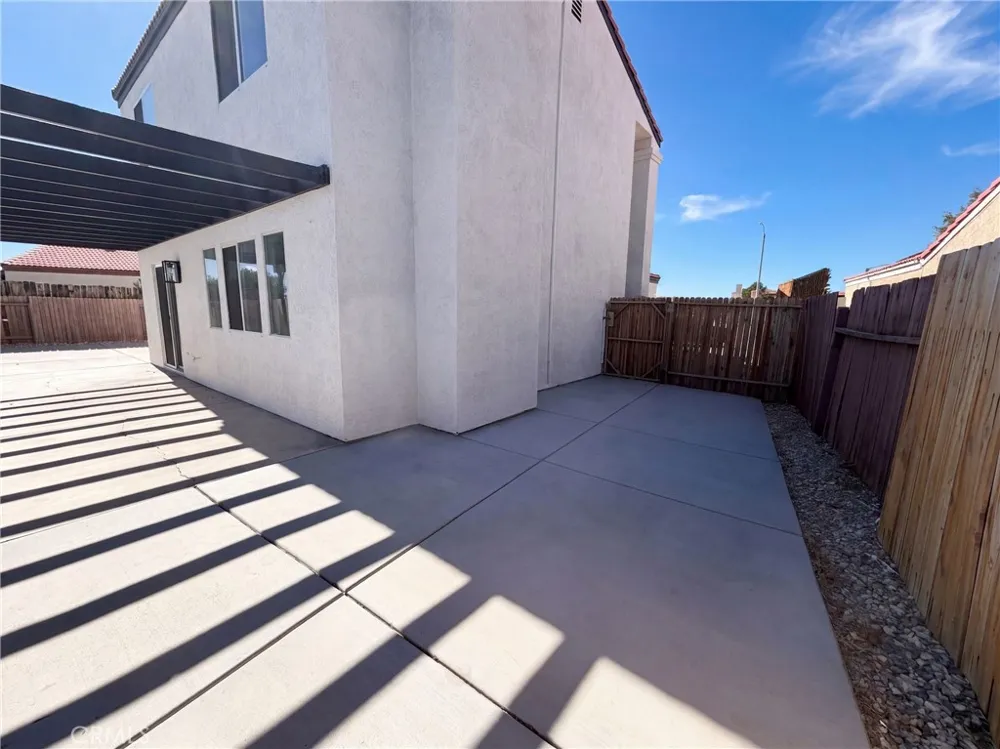 16960 Sorrento Victorville, CA 92395