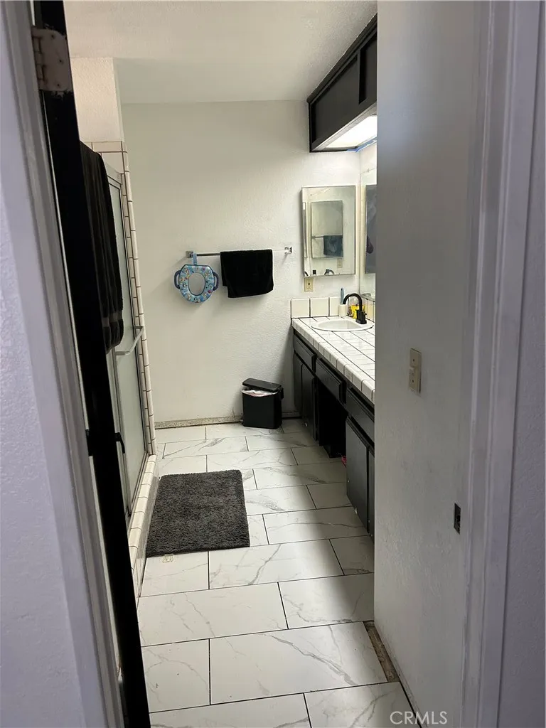 7621 Alston Avenue Hesperia, CA 92345