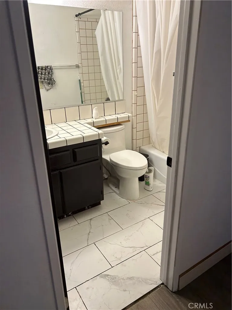 7621 Alston Avenue Hesperia, CA 92345