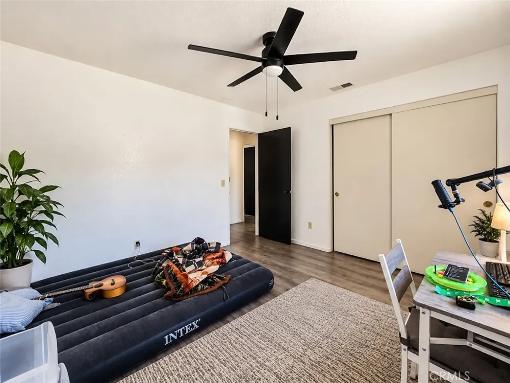 7621 Alston Avenue Hesperia, CA 92345