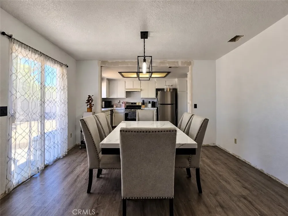7621 Alston Avenue Hesperia, CA 92345