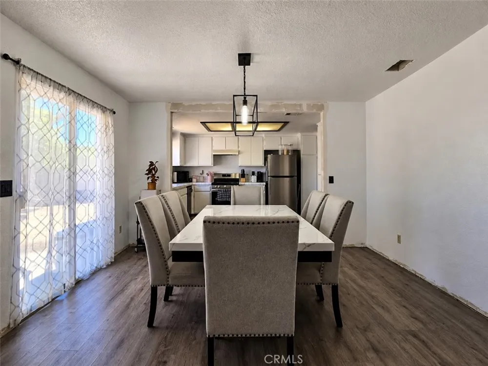 7621 Alston Avenue Hesperia, CA 92345